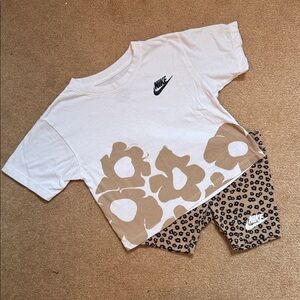 Nike White and Tan Floral Set